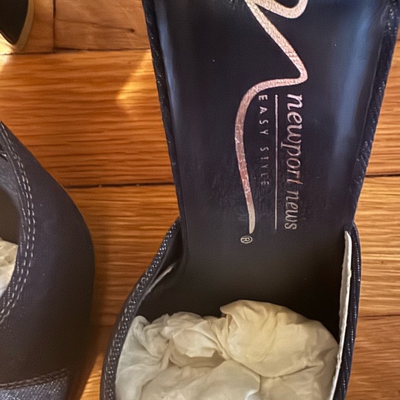 Newport News Blue Denim Wide Heel Open Front 8M Brand New In Box - Picture 8 of 13